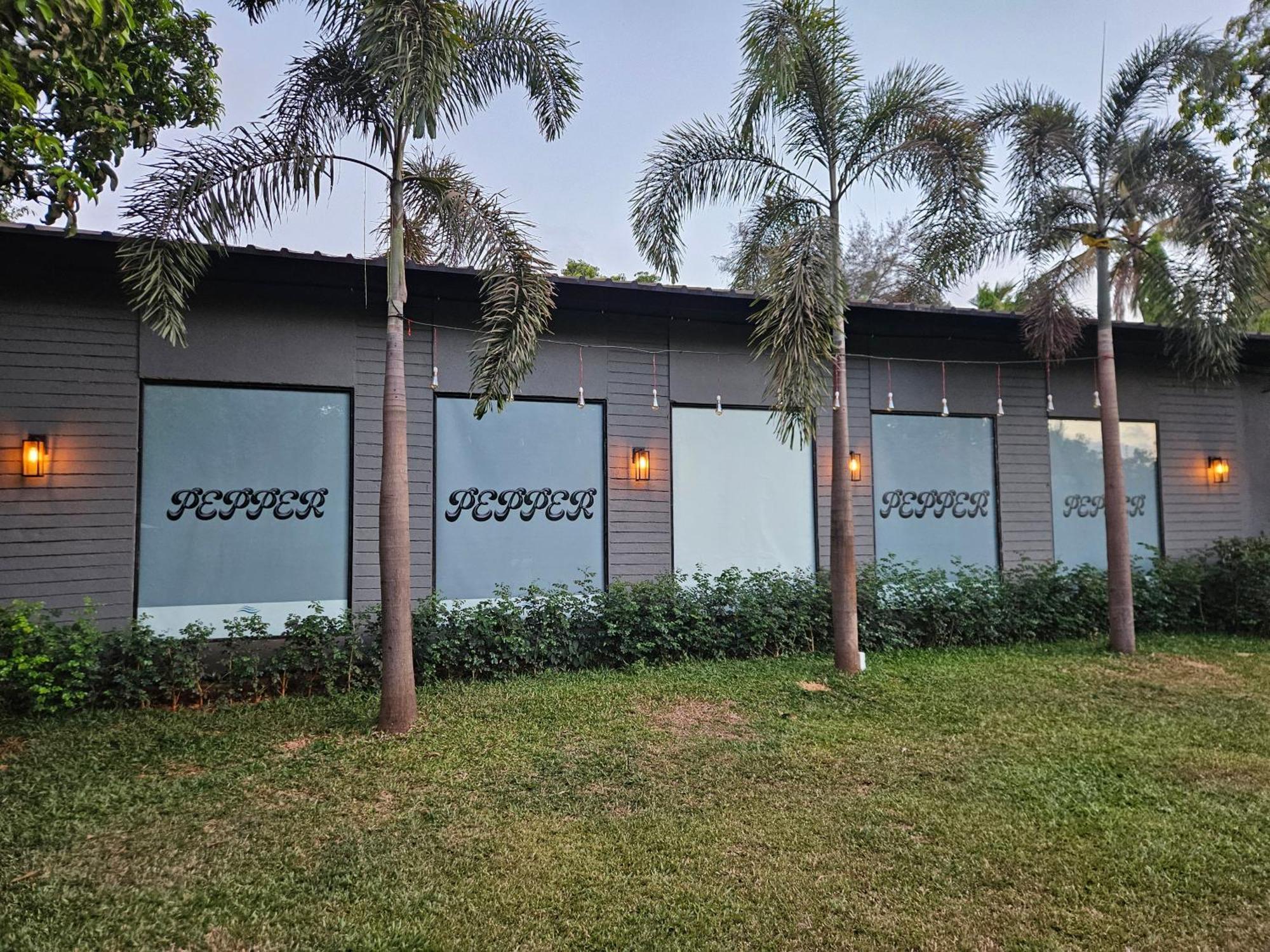 River Estates Luxury Resort & Spa Karjat Extérieur photo