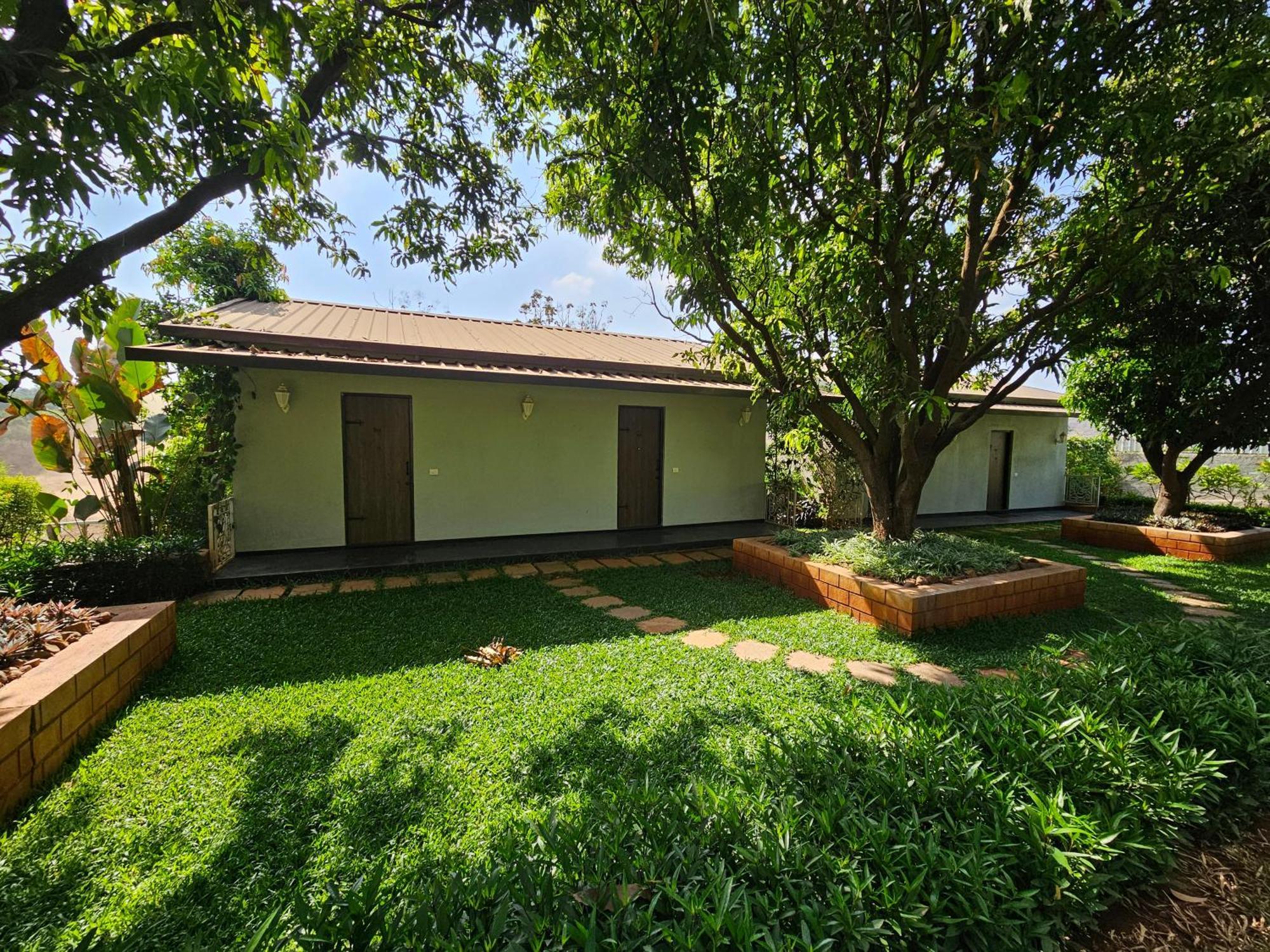 River Estates Luxury Resort & Spa Karjat Extérieur photo