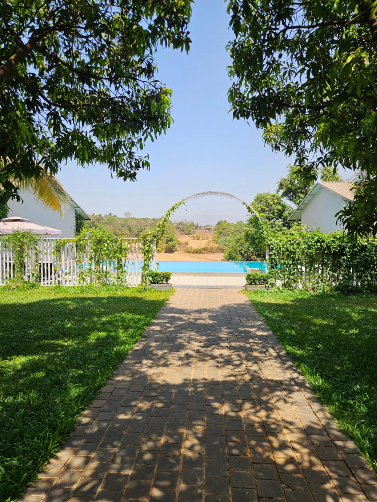 River Estates Luxury Resort & Spa Karjat Extérieur photo