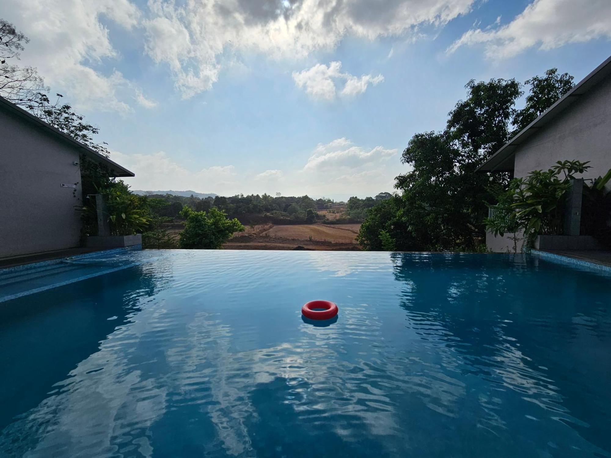 River Estates Luxury Resort & Spa Karjat Extérieur photo