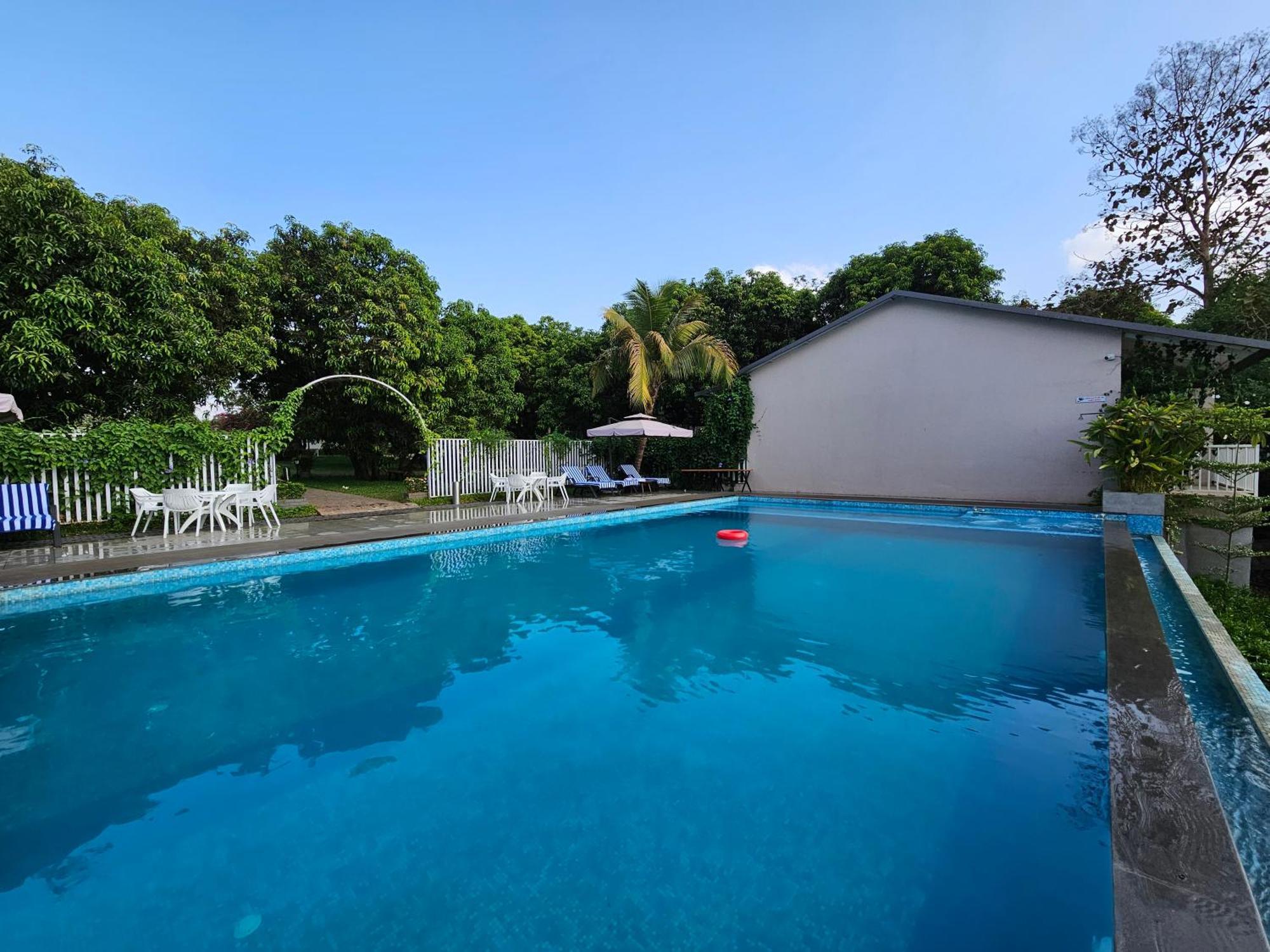 River Estates Luxury Resort & Spa Karjat Extérieur photo