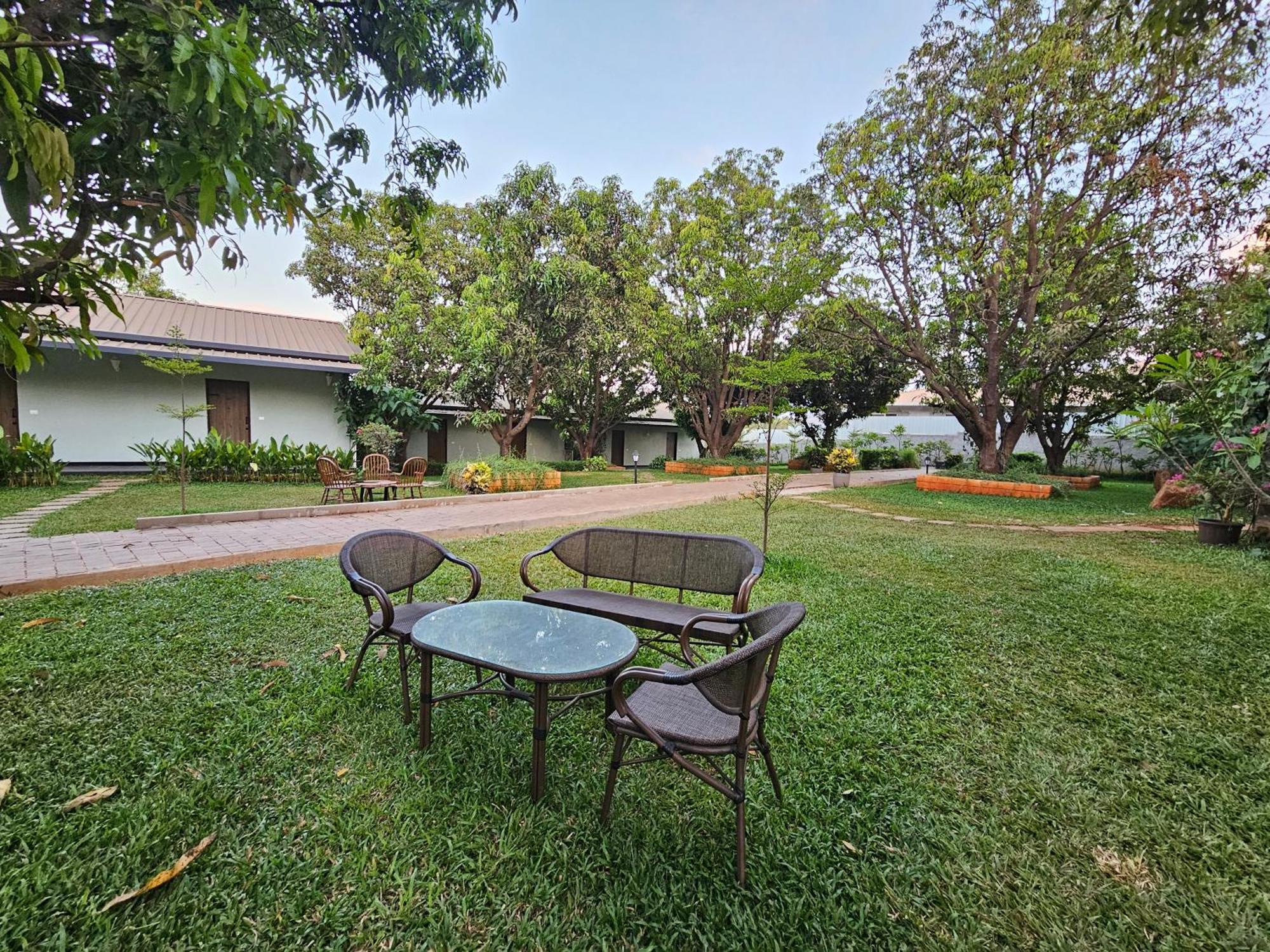 River Estates Luxury Resort & Spa Karjat Extérieur photo