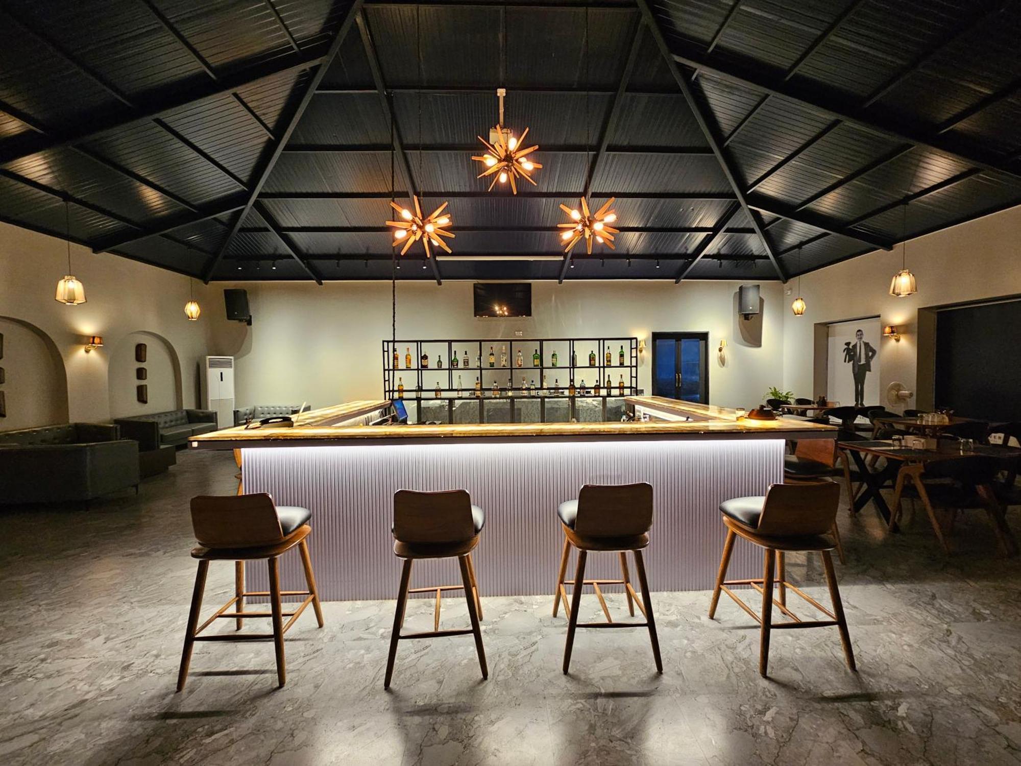 River Estates Luxury Resort & Spa Karjat Extérieur photo