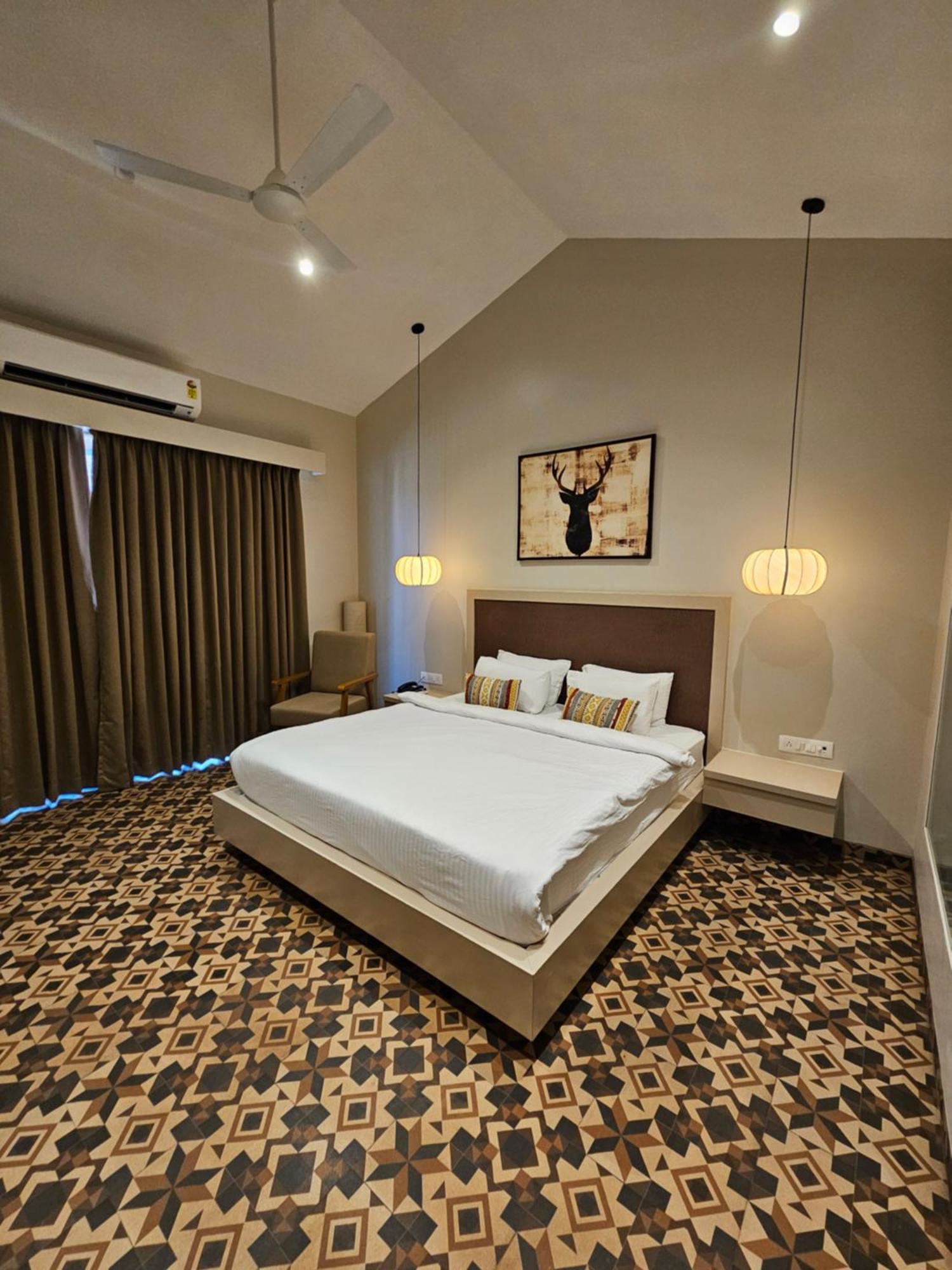River Estates Luxury Resort & Spa Karjat Extérieur photo