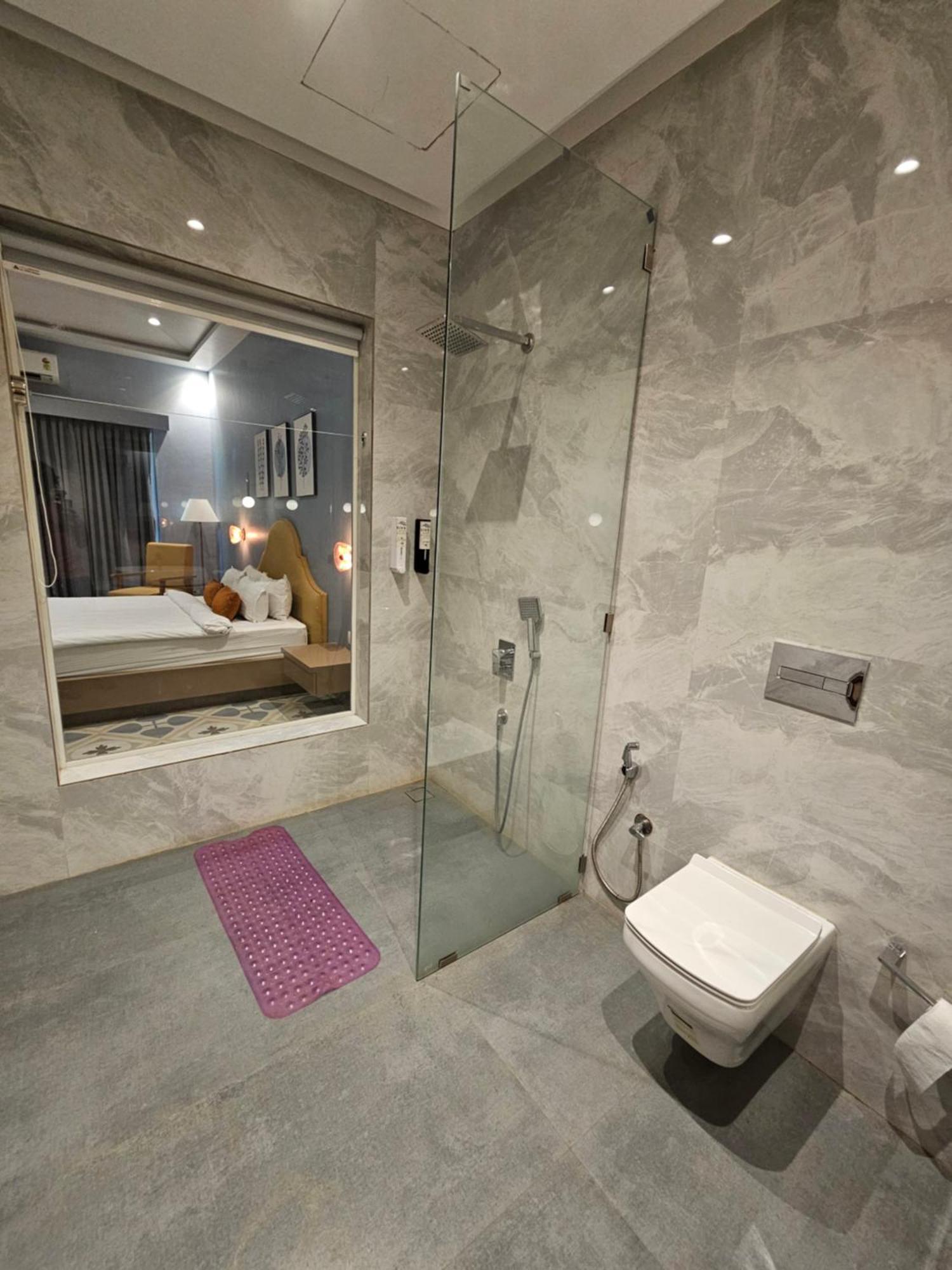 River Estates Luxury Resort & Spa Karjat Extérieur photo